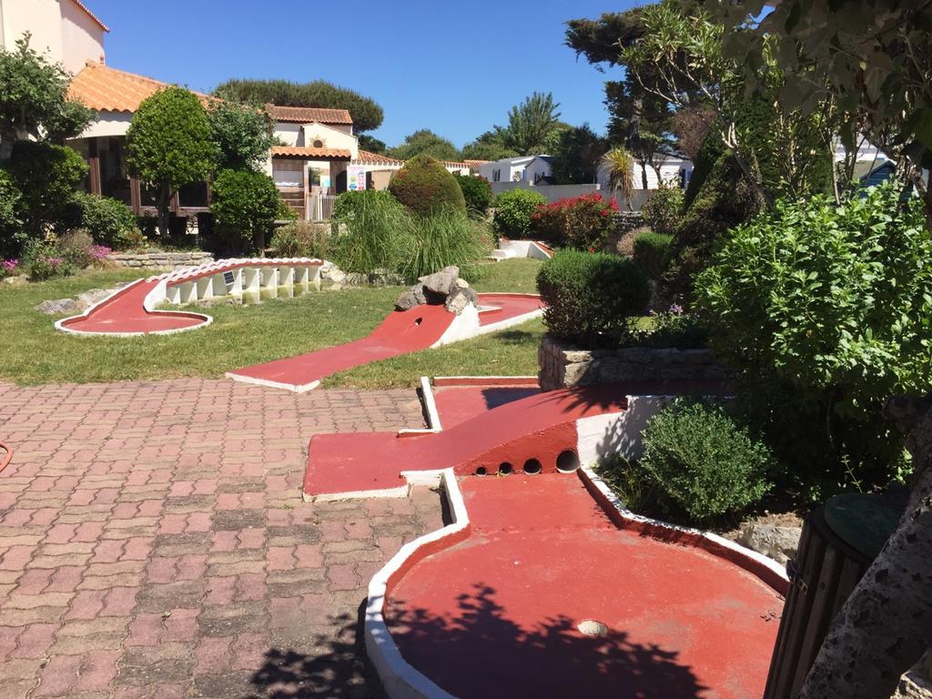 Camping Barataud Saint-Denis-dʼOléron Extérieur photo